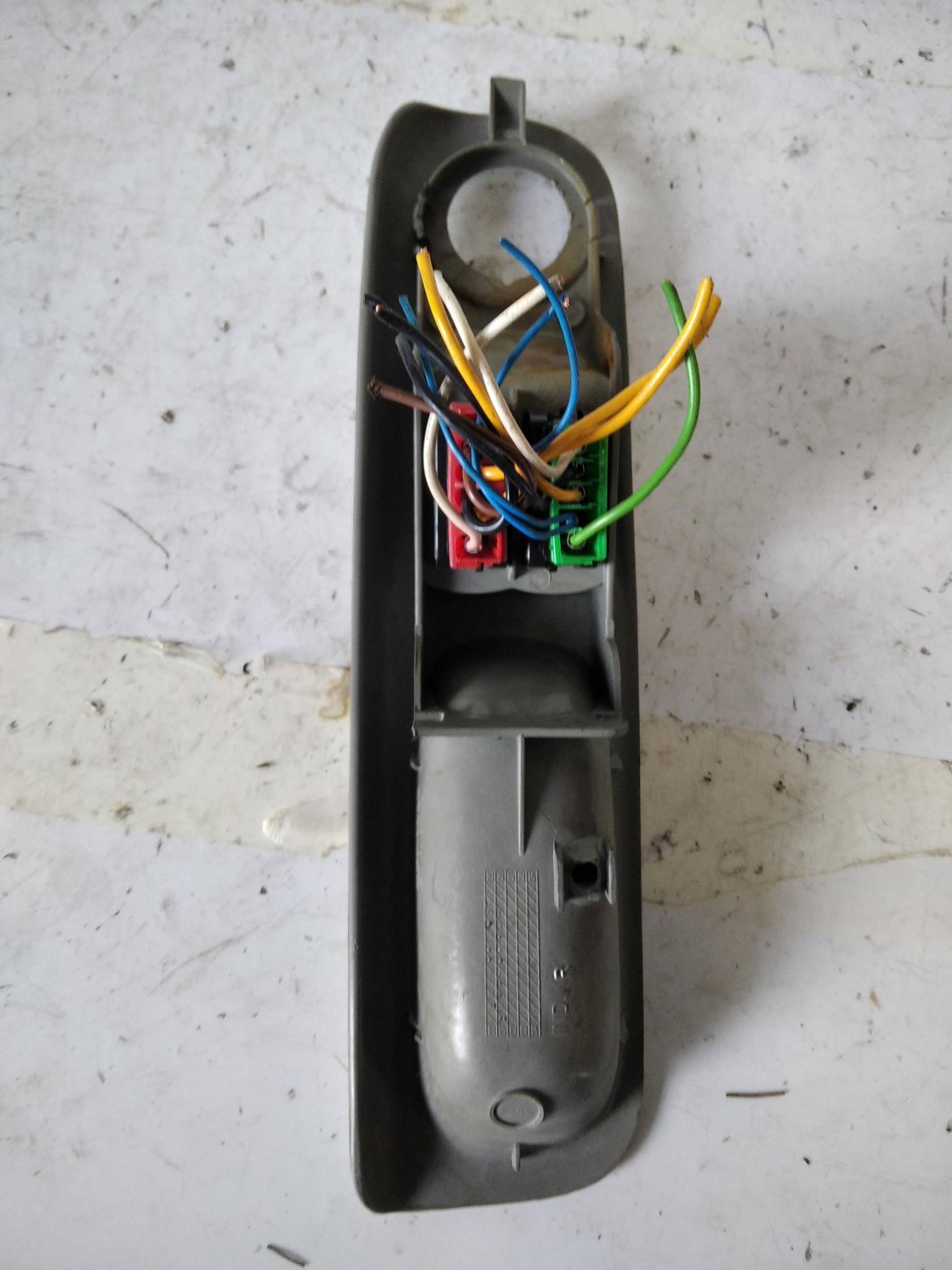 Interruttore alzacristalli porta ant. sx.